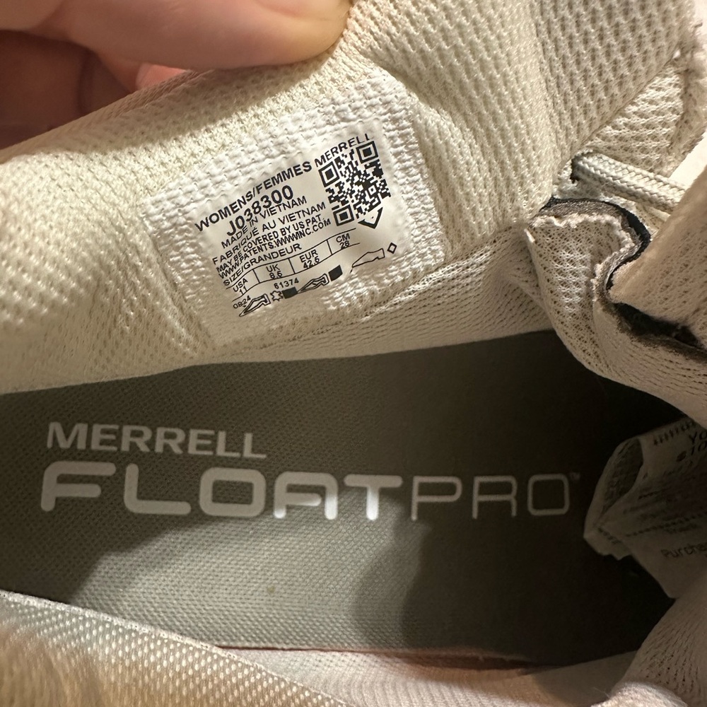 Merrell Cream and Gray Winter Boots - Picture 2 of 6